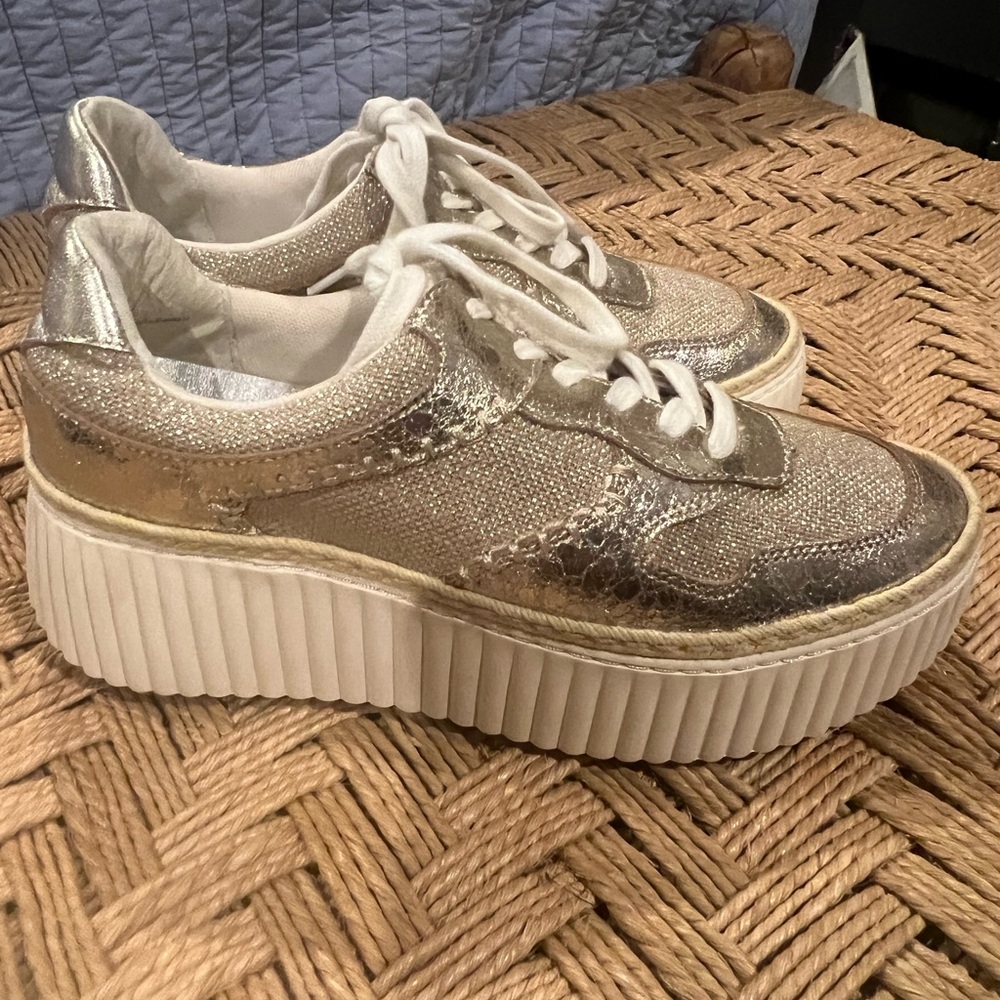 Dolce Vita tennis shoes